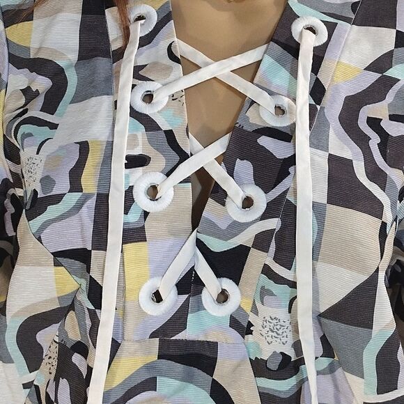 Raoul Women's Size US 10, V-Neck Abstract Multicolor Blouse Top - Picture 5 of 9